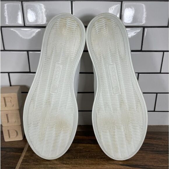 Ecco Leisure Womens Size 40/9.5, White Perforated Leather - Picture 13 of 14